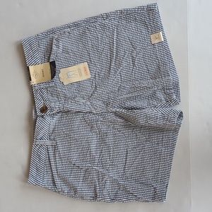 NWT St. John's Bay Secretly Slender Stripe Seersucker Shorts 8 Blue White